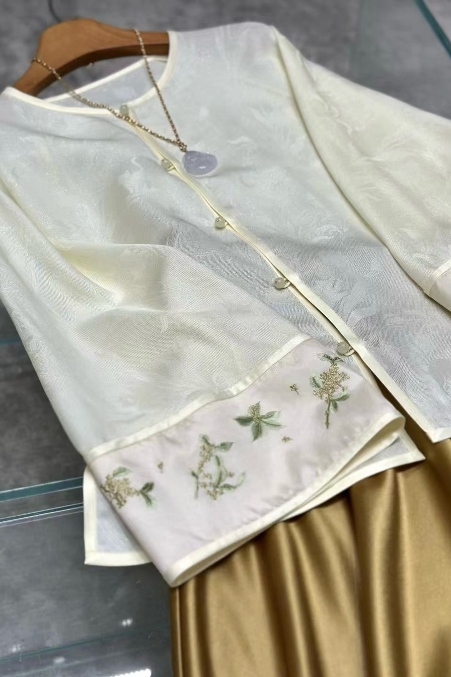 Four-End Twill Gauze Top – Quiet Luxury in Silk, with Su-Embroidered Orchid Cuffs