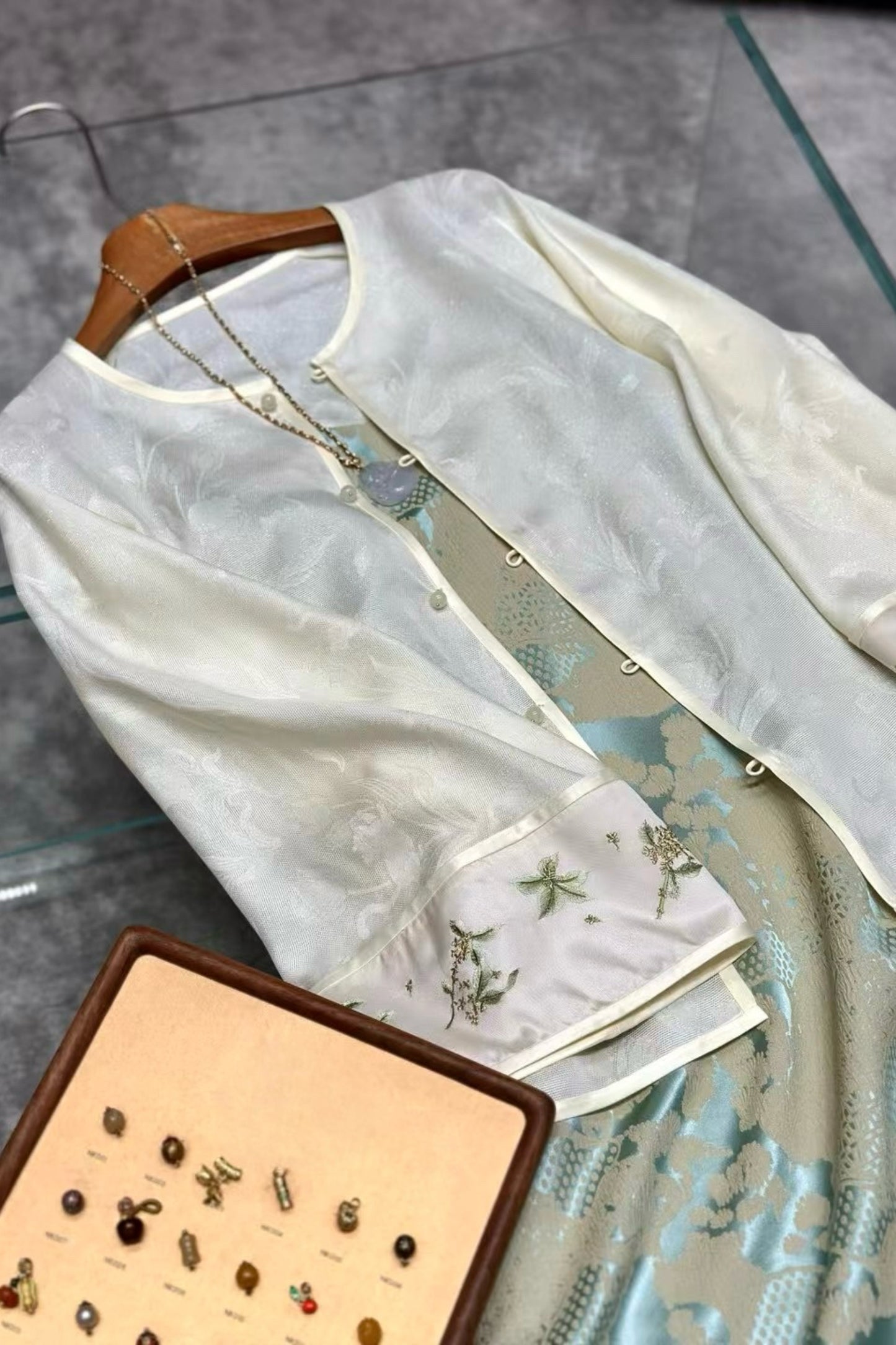 Four-End Twill Gauze Top – Quiet Luxury in Silk, with Su-Embroidered Orchid Cuffs